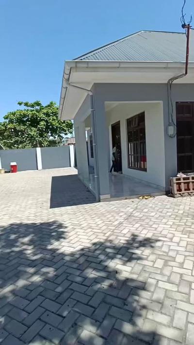 5 Bedrooms House for Rent at Mwananyamala, Dar Es Salaam