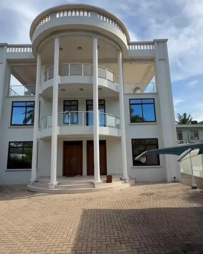 3 Bedrooms House/Apartment for Rent at Kinondoni, Dar Es Salaam