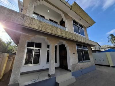 Nyumba/Apartment ya vyumba vinne inapangishwa Mikocheni, Dar Es Salaam