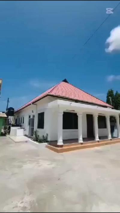 4 Bedrooms House for Rent at Kinondoni, Dar Es Salaam