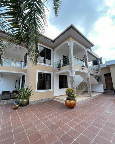 Nyumba/Apartment ya vyumba vitatu inapangishwa Mbezi, Dar Es Salaam