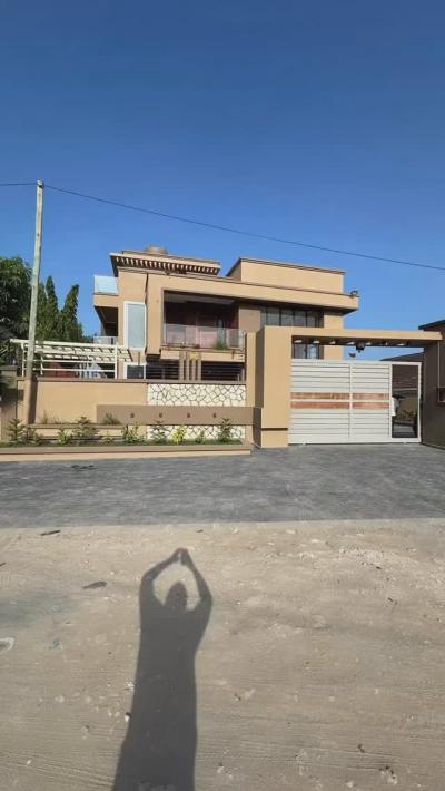 4 Bedrooms House for sale at Mbezi, Dar Es Salaam