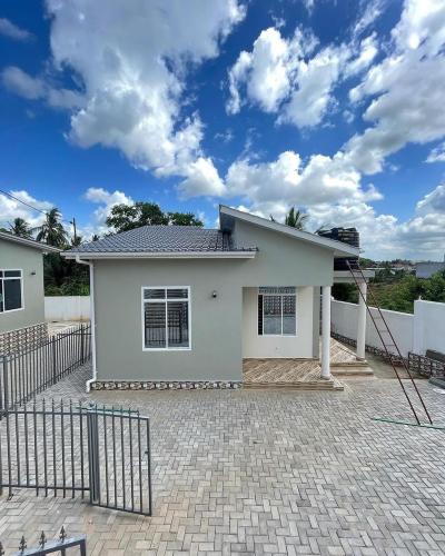 Nyumba/Apartment ya vyumba viwili inapangishwa Goba, Dar Es Salaam