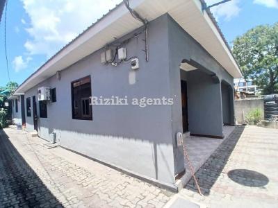 1 Bedrooms House/Apartment for Rent at Msasani, Dar Es Salaam