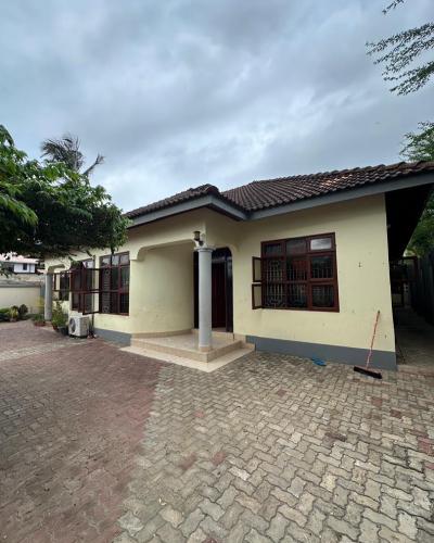 3 Bedrooms House/Apartment for Rent at Namanga, Arusha