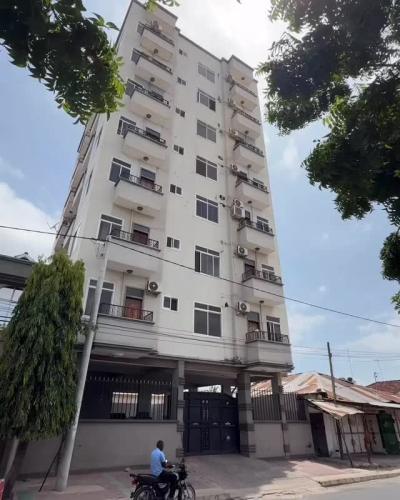 Nyumba/Apartment ya vyumba vitatu inapangishwa Magomeni, Dar Es Salaam