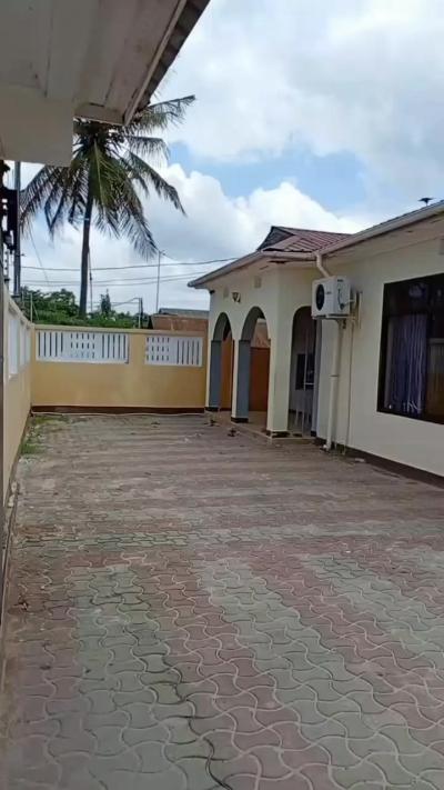 3 Bedrooms House for Rent at Kijitonyama, Dar Es Salaam