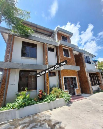 Nyumba/Apartment ya vyumba vitatu inapangishwa Msasani, Dar Es Salaam