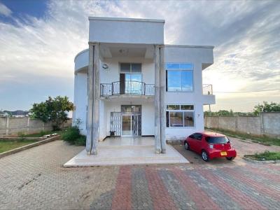 4 Bedrooms House for sale at Kinondoni, Dar Es Salaam