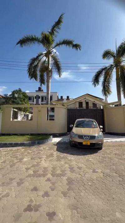 5 Bedrooms House for Rent at Kijitonyama, Dar Es Salaam