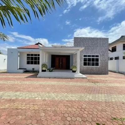 4 Bedrooms House for Rent at Magengeni, Mtwara