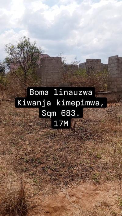 Kiwanja kinauzwa Boma, Iringa