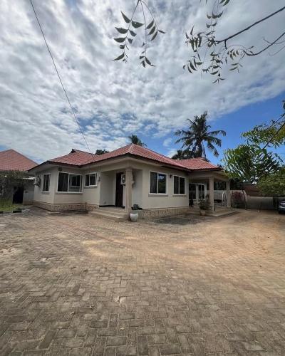 3 Bedrooms House for sale at Kunduchi, Dar Es Salaam