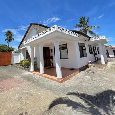 4 Bedrooms House for sale at Mbezi, Dar Es Salaam