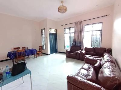 Nyumba/Apartment ya vyumba vitatu inapangishwa Kati, Arusha