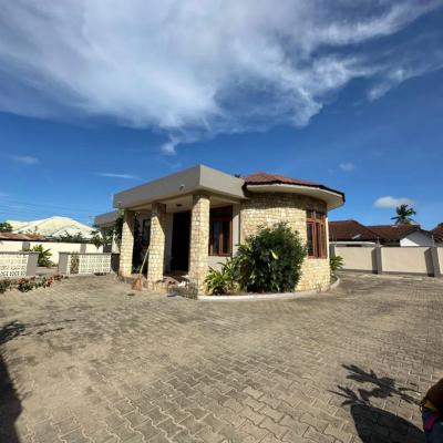 3 Bedrooms House for sale at Namanga, Arusha