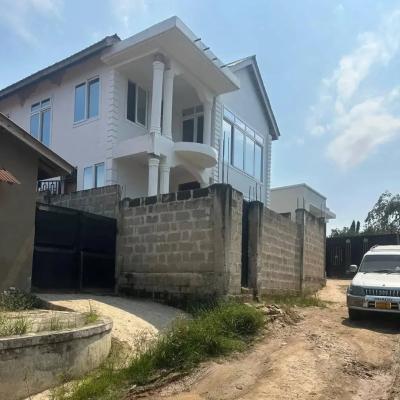 Nyumba/Apartment ya vyumba vitatu inauzwa Makongo, Dar Es Salaam