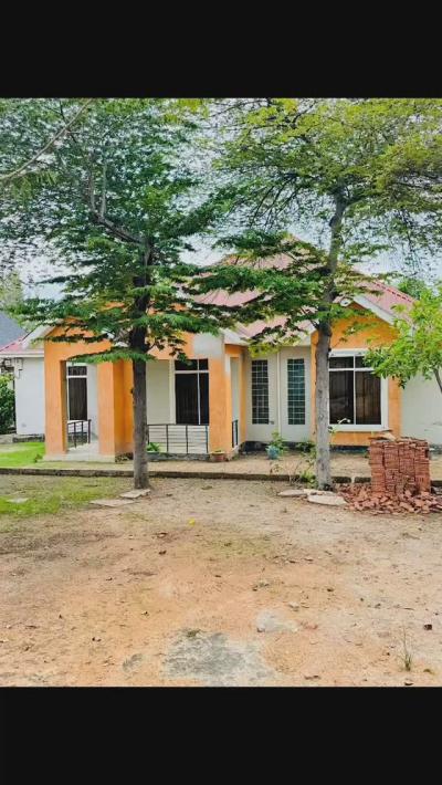 3 Bedrooms House for sale at Nyamhongolo, Mwanza