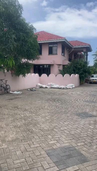 5 Bedrooms House for Rent at Mikocheni, Dar Es Salaam