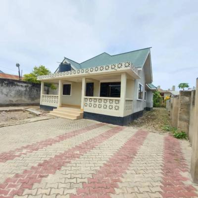 4 Bedrooms House for Rent at Ubungo, Dar Es Salaam