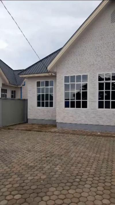 3 Bedrooms House/Apartment for Rent at Iwambi, Mbeya