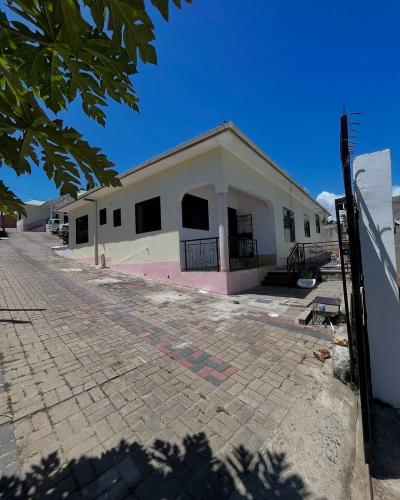 3 Bedrooms House/Apartment for Rent at Mbezi, Dar Es Salaam