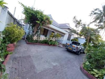 3 Bedrooms House for sale at Msasani, Dar Es Salaam