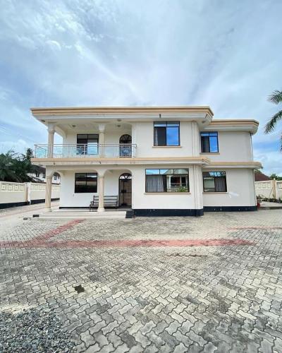 4 Bedrooms House for Rent at Mbezi, Dar Es Salaam