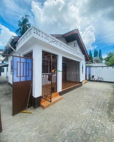 4 Bedrooms House for Rent at Mikocheni, Dar Es Salaam