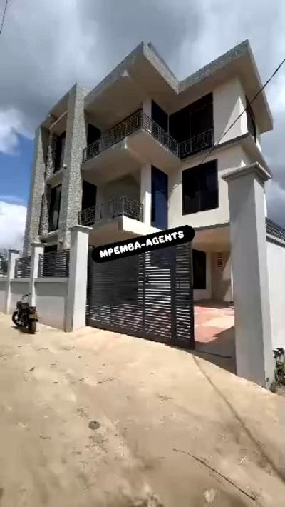 Nyumba/Apartment ya vyumba viwili inapangishwa Mikocheni, Dar Es Salaam