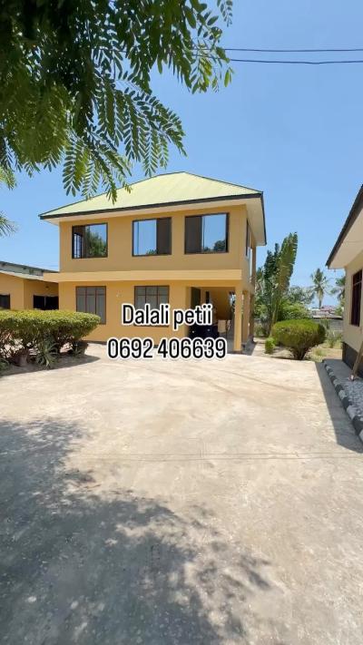 3 Bedrooms House for Rent at Kunduchi, Dar Es Salaam