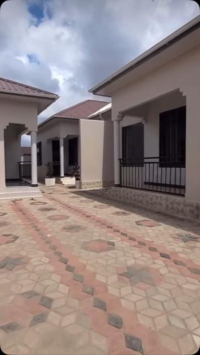 Nyumba/Apartment ya vyumba vitatu inapangishwa Madale, Dar Es Salaam