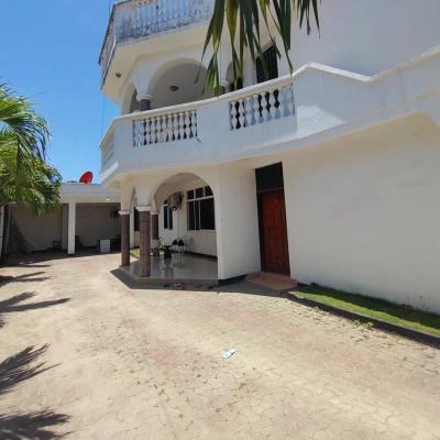 Nyumba/Apartment ya vyumba vitatu inapangishwa Mikocheni, Dar Es Salaam