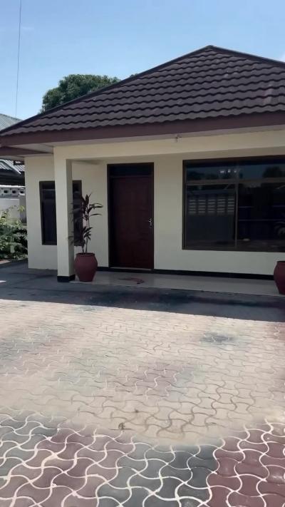 5 Bedrooms House for Rent at Sinza, Dar Es Salaam