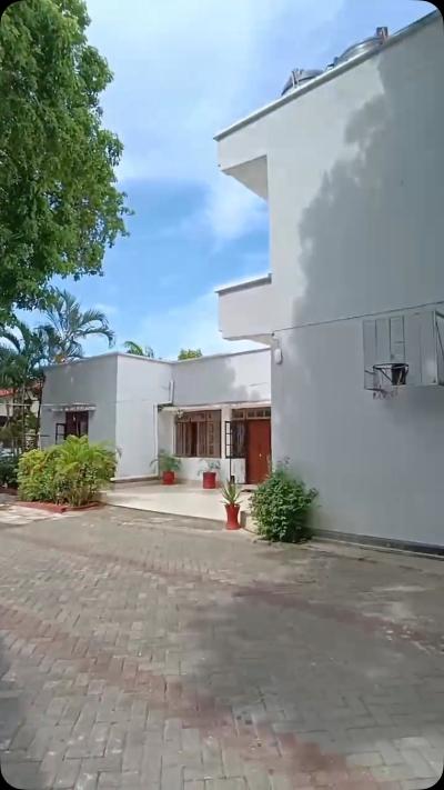 Nyumba/Apartment ya vyumba vitatu inapangishwa Kinondoni, Dar Es Salaam