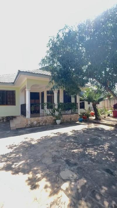 Nyumba/Apartment (Furnished) ya vyumba vitatu inapangishwa Masaki, Pwani