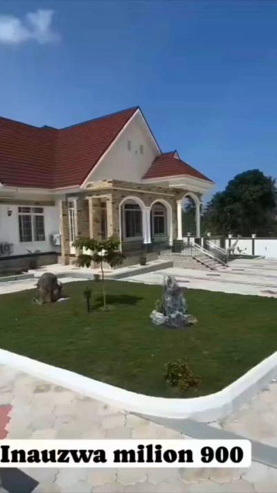 5 Bedrooms House for sale at Makongo, Dar Es Salaam