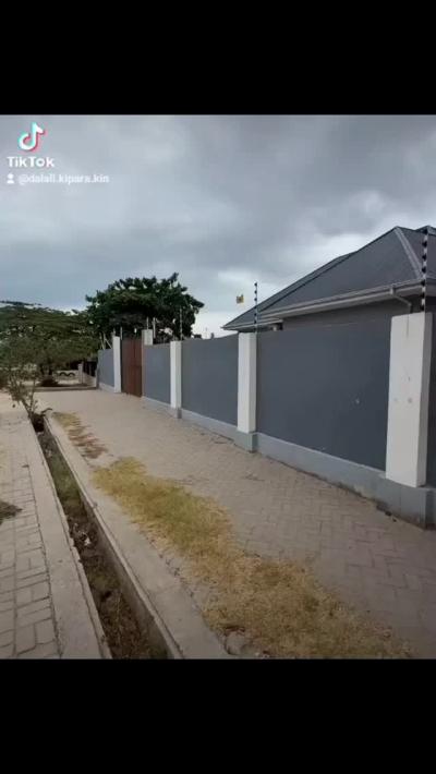 5 Bedrooms House for Rent at Kinondoni, Dar Es Salaam